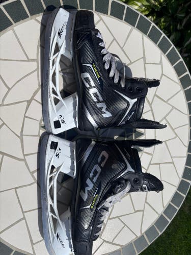 CCM Tacks Vector Plus Hockey Skates Regular Width 7 (Used)