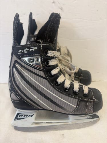 Black CCM Vector 01 Hockey Skates Regular Width 9 (Used)