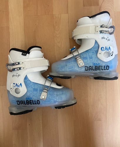 Mondo 21 & 21.5 Dalbello Ski Boots (Used)