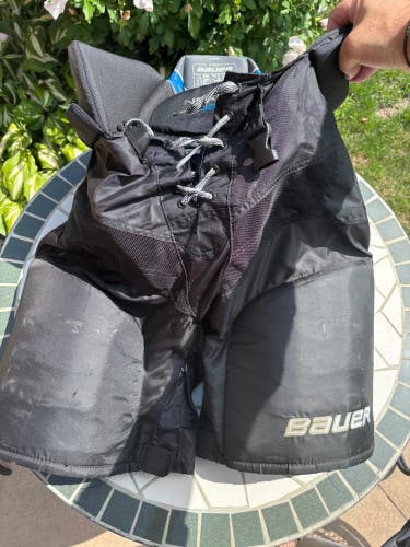 Senior Large Bauer Nexus 800 Hockey Pants (Used)