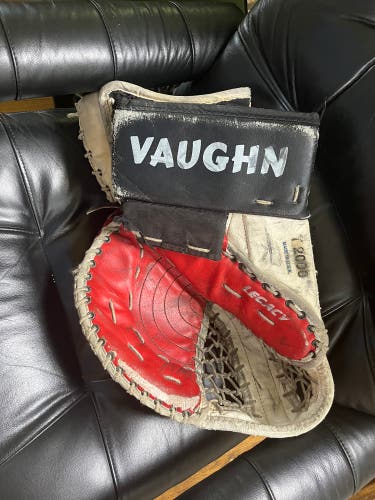 Vintage Vaughn Regular T-2000 Legacy Goalie Glove