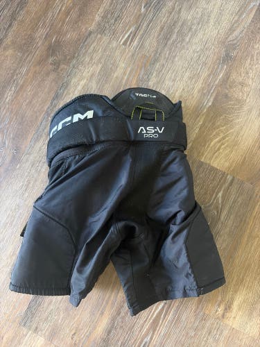 Youth Large CCM Tacks AS-V Pro Hockey Pants (Used)