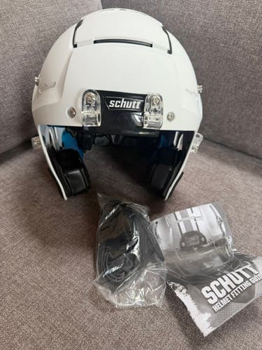 White Small Youth Schutt F7 LX1 Helmet (NEW)