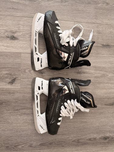 True Catalyst Arc Hockey Skates Regular Width 6.5 (Used)