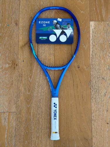 Brand New Yonex EZONE 98 (305g) - Never Used