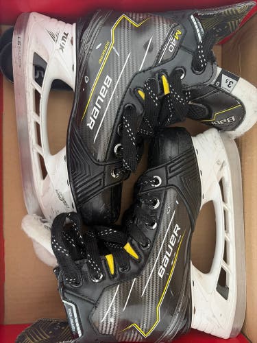 2024 Bauer Supreme M40 Hockey Skates Regular Width Size 3.5 (Used)
