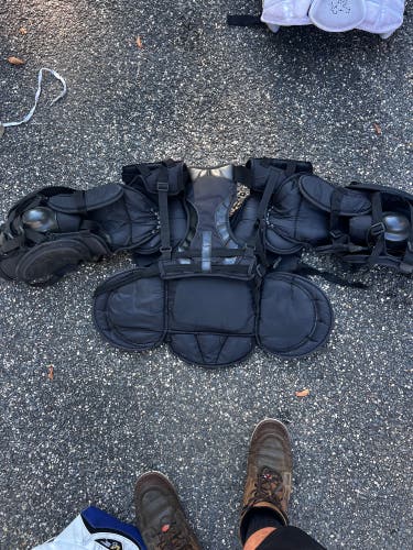 Small 2015 CCM AB500 Goalie Chest Protector (Used)