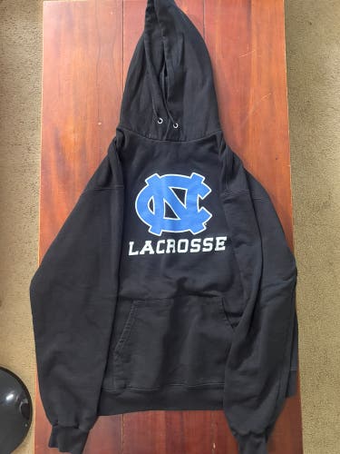 UNC Lacrosse Black Men's Large Champion Sweatshirt (Used)
