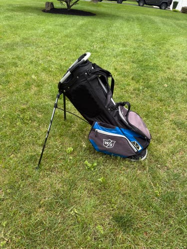 Wilson Staff exo standing golf Bag (Used)