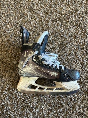Black/Gray 2021 Bauer Vapor Hyperlite Hockey Skates Pro Stock 7.5 (Used)
