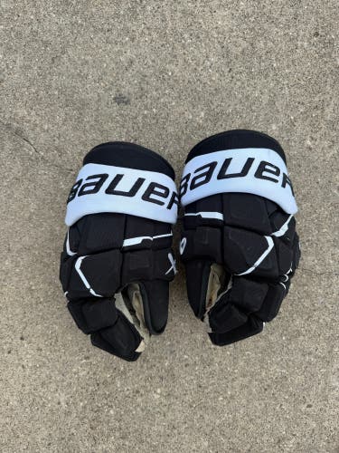 Bauer Supreme Mach Gloves 14" Pro Stock  Shea Penguins (Used)