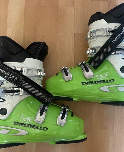 Mondo 26 & 26.5 Unisex Dalbello Ski Boots (Used)