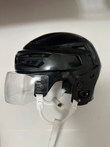 Large Bauer Re-Akt 150 Helmet (Used)