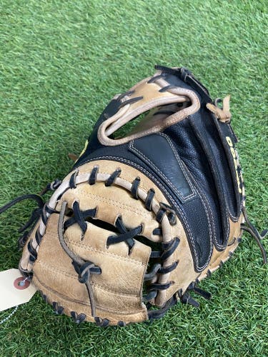 Wilson A2000 RH Catcher's Baseball Glove | 33.5"