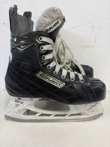 Black Bauer Nexus 1N Hockey Skates Regular Width Size 3 (Used)