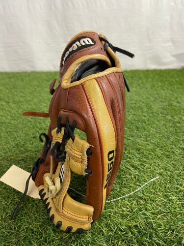 Wilson A550 RH Baseball Glove | 11"