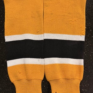 Bruins 17’ Knit Socks (Used)