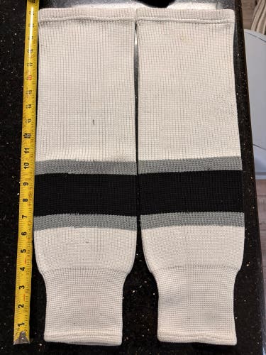 21’ LA Kings White Knit Socks (Used)