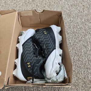 Black Kid's 2.5Y (Big Kids / Youth) Youth Under Armour High Top Molded Cleats (New)