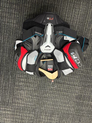 Small Senior CCM JetSpeed FT6 Shoulder Pads (New)