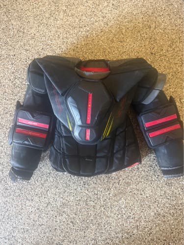 XS Bauer Vapor Hyperlite 2 Goalie Chest Protector (Used)