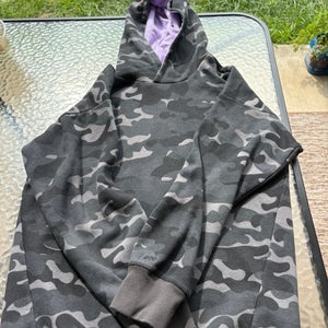 Girls XL DSG Camo Sweatshirt (Used)