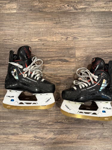 2023 True HZRDUS 7x Hockey Skates Size 1 (Used)