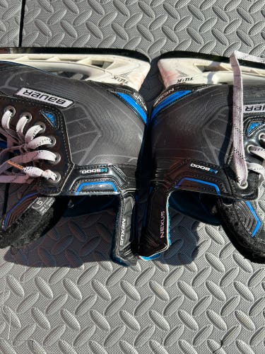 2015 Bauer Nexus 8000 Hockey Skates Regular Width 5 (Used)