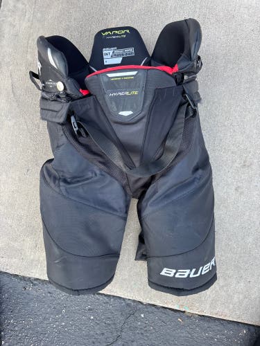 Men's Intermediate Medium Bauer Vapor Hyperlite Hockey Pants (Used)