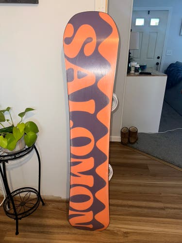 Women's Salomon Oh Yeah Snowboard Freestyle Without Bindings Medium Flex True Twin 143 cm (Used)