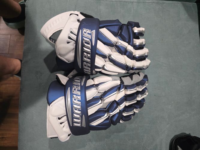 Warrior Regulator 2 Lacrosse Gloves (Used)