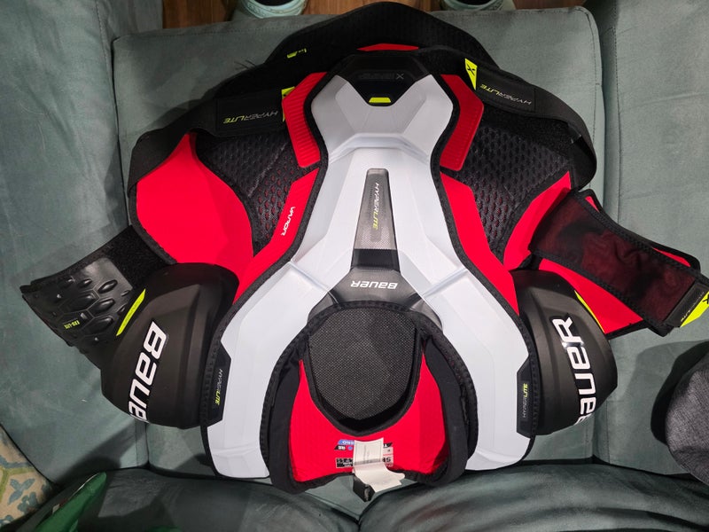 Men's XL Senior Bauer Vapor Hyperlite Shoulder Pads (New)