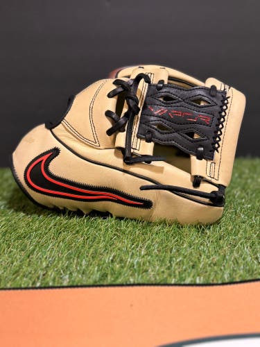 2025 Nike Vapor Elite RH Infield Baseball Glove 11.5" (New without tags)