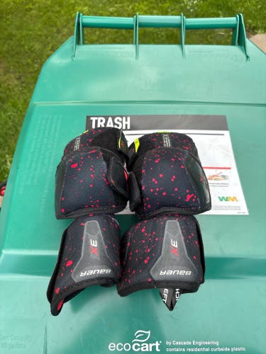 Intermediate Medium Bauer Vapor 3X Elbow Pads (Used)