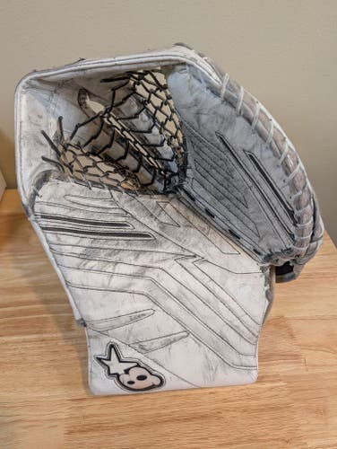 Brian’s Gnetik V Regular Glove Senior - Intermediate Palm