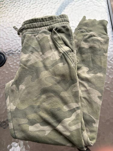 Old Navy Large (10-12) Girls Pants (Used) green camo