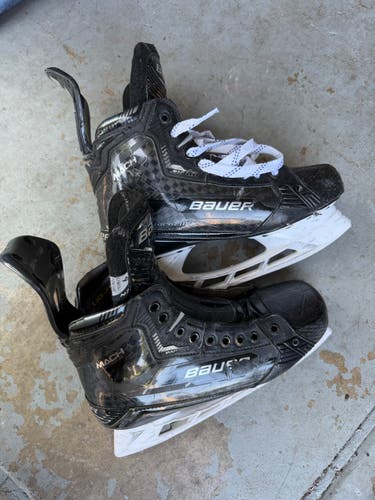 Bauer Supreme Mach Hockey Skates Regular Width Pro Stock 9 (Used)