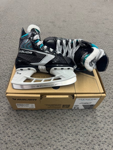 Bauer Supreme F30 Hockey Skates Regular Width 9 (New)