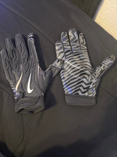 Black Large Nike Superbad Gloves (Used)