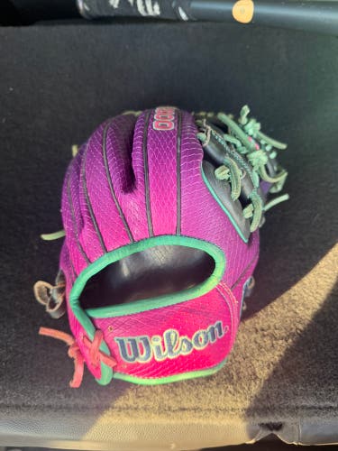 2025 Wilson A2000 RH Infield Baseball Glove 11.5" (Used)