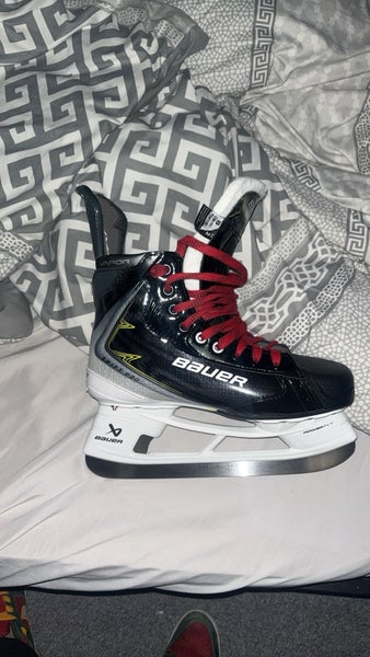 White 2025 Bauer Vapor X Shift Pro Hockey Skates Regular Width 8.5 (Used)