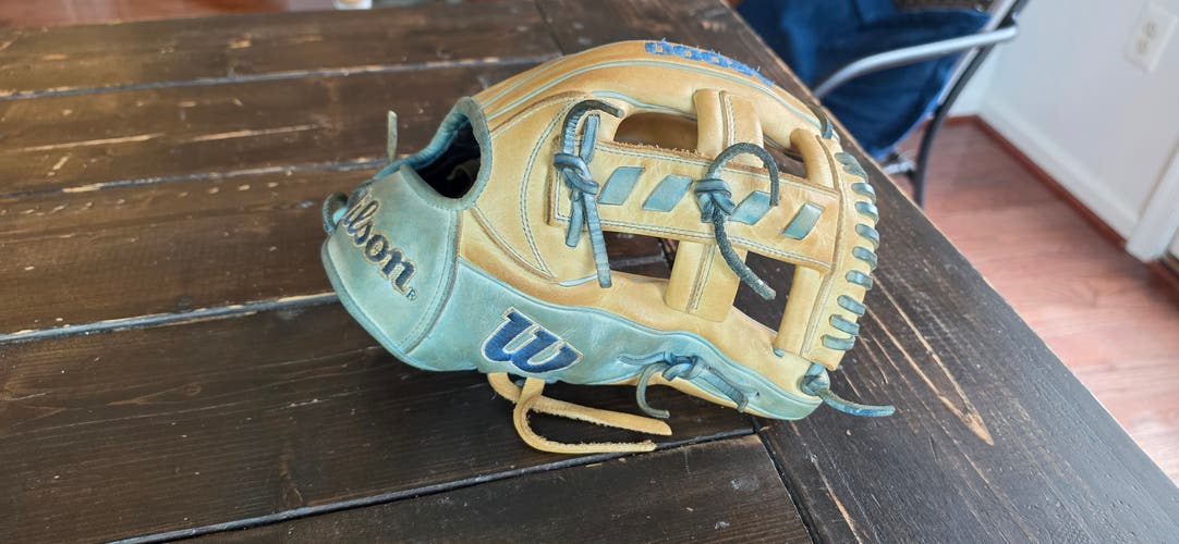 2024 Infield RH Wilson A2000 1716 Baseball Glove 11.5" (Used)