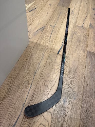 Intermediate Bauer Proto2 Right Handed Hockey Stick P92 65 Flex (New)