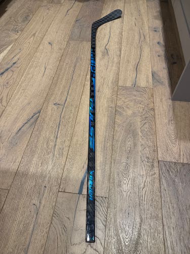 Senior Bauer Pulse Right Handed Hockey Stick P92 65 Flex (New)