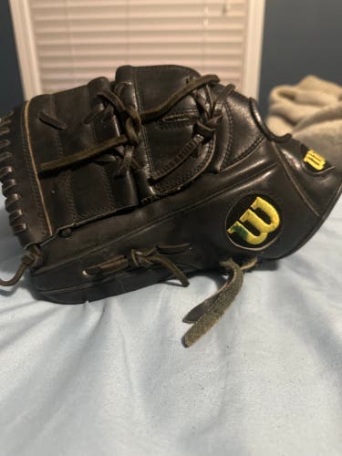 Wilson A2000 CK22 LH Pitcher's Baseball Glove 11.75" (Used)