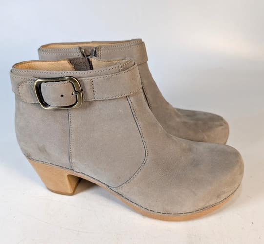 Dansko Autumn Taupe Nubuck Leather Boot Size: 39 / 8.5-9 Bootie Clog