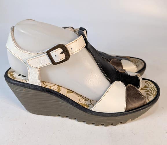 Fly London Yila T-Strap Peep Toe Wedge Sandals Size: 38 / 7 Brown White Black