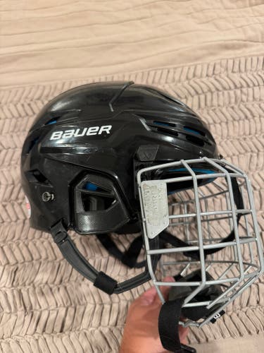 Small Bauer Re-Akt 55 Helmet (Used)