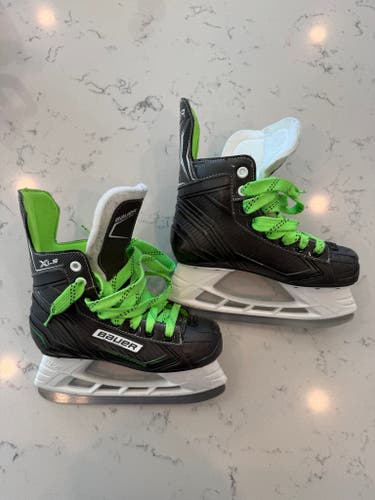 Bauer X-LS Hockey Skates Regular Width Size 2 (Used)