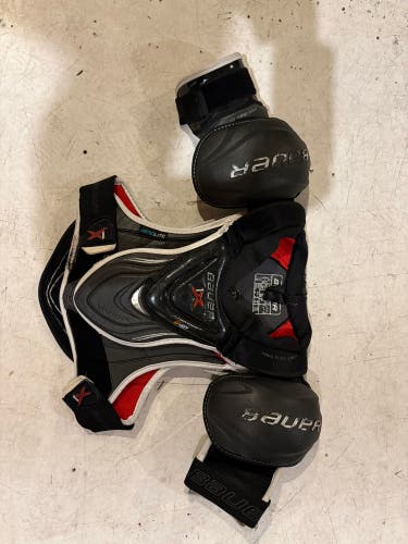Small Junior Bauer Vapor 1X Shoulder Pads (Used)